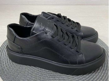 Кросівки чоловічі на шнурках чорні (1078)