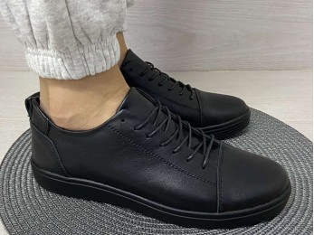 Кроссовки на шнурках черные кожа (1070)